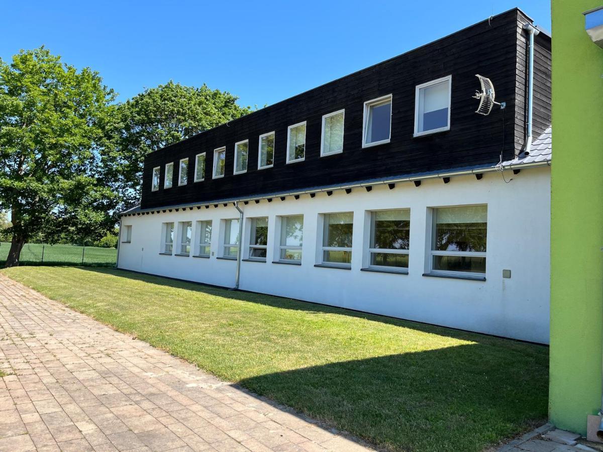 Хостел Osrodek Konferencyjno-Wypoczynkowy Chojna Экстерьер фото
